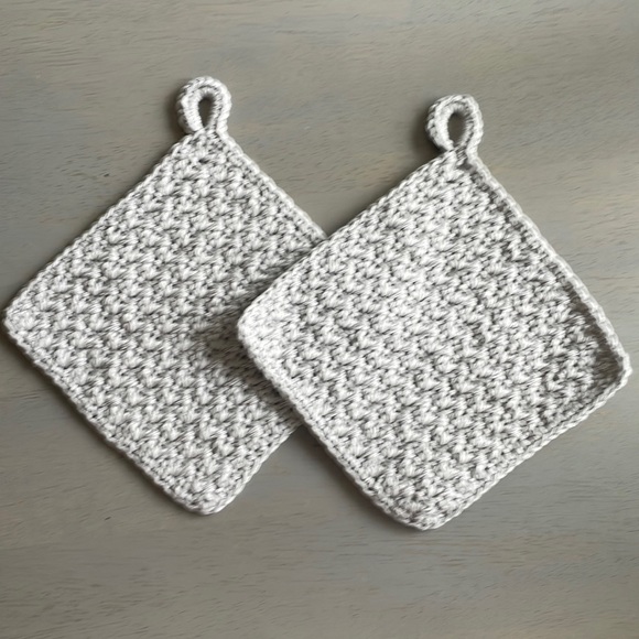 2 Hand Crafted Crocheted Washcloths Dishcloths with Hanging Loop - 100% Cotton - Picture 3 of 6
